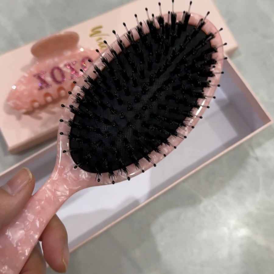 WiwiKiwi XOXO Hair Brush