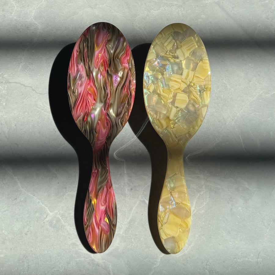 The Customized Name Hair Brush | WiwiKiwi