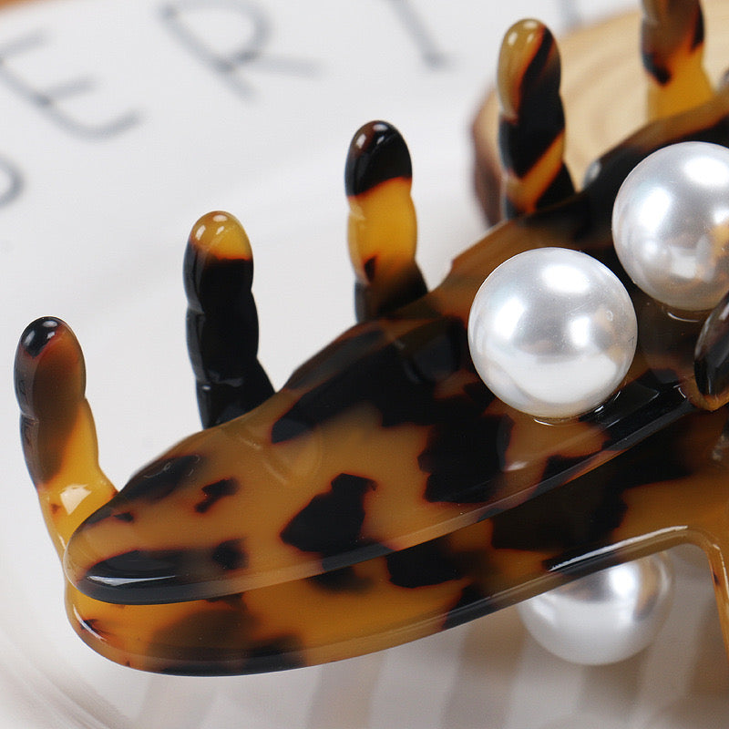 Dark Tea Pearl Hair Claw