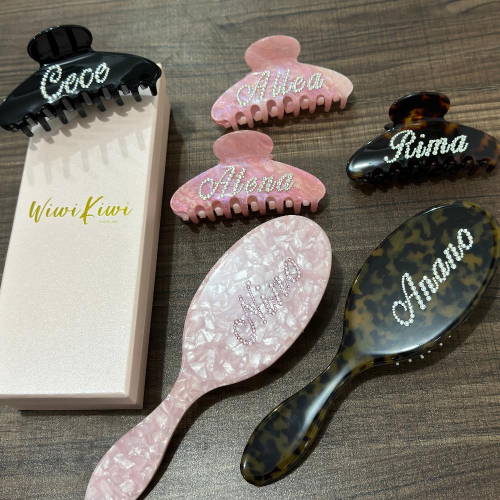 The Customized Name Hair Brush | WiwiKiwi